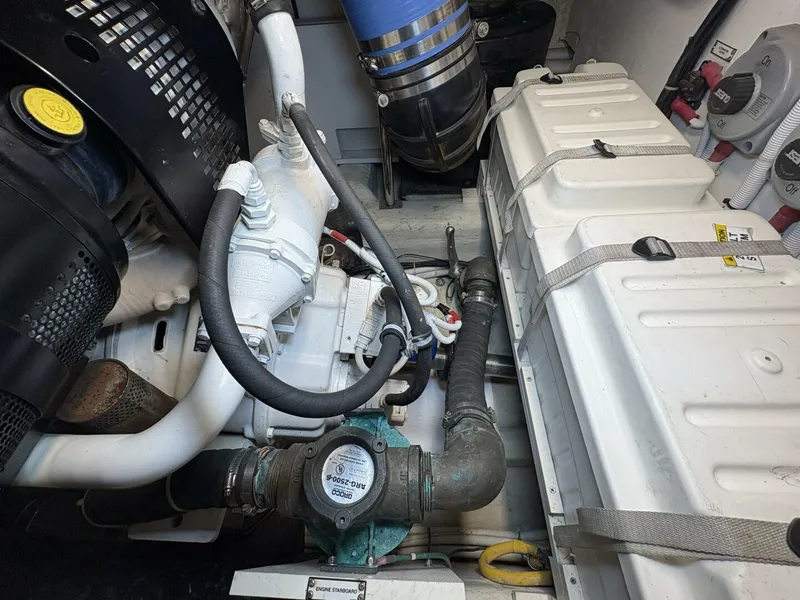 Slide: The Image of 2004 Carver 56 Voyager - 5519086