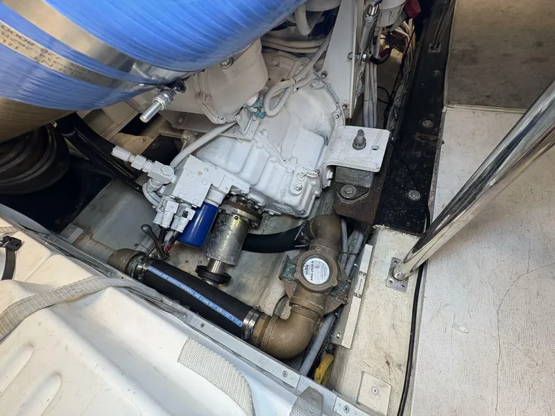 Slide: The Image of 2004 Carver 56 Voyager - 5519091