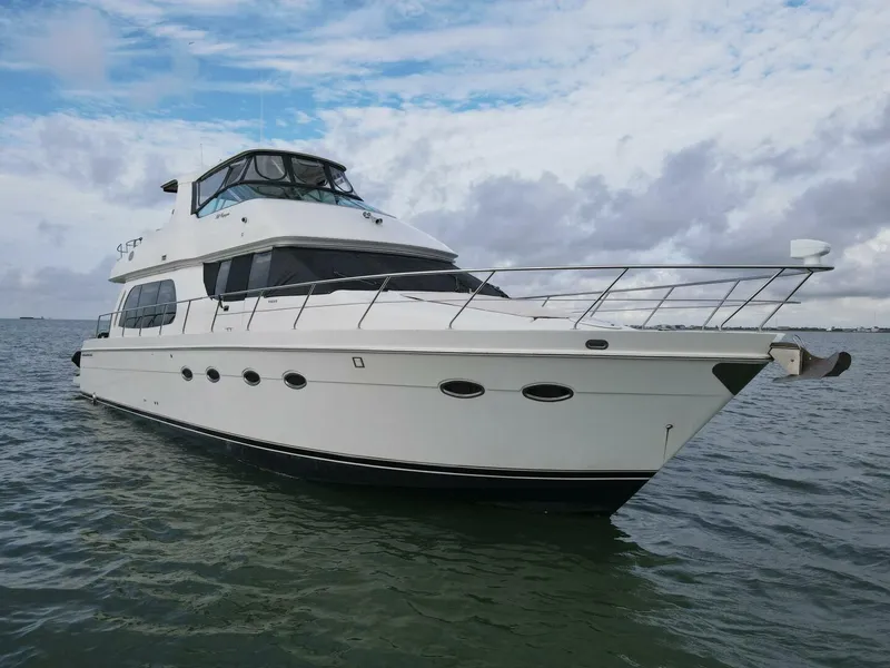 Slide: The Image of 2004 Carver 56 Voyager - 5519094