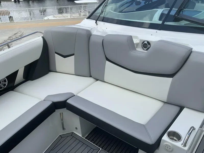 Slide: The Image of Cruisers 328 BR 2015 - 5643007