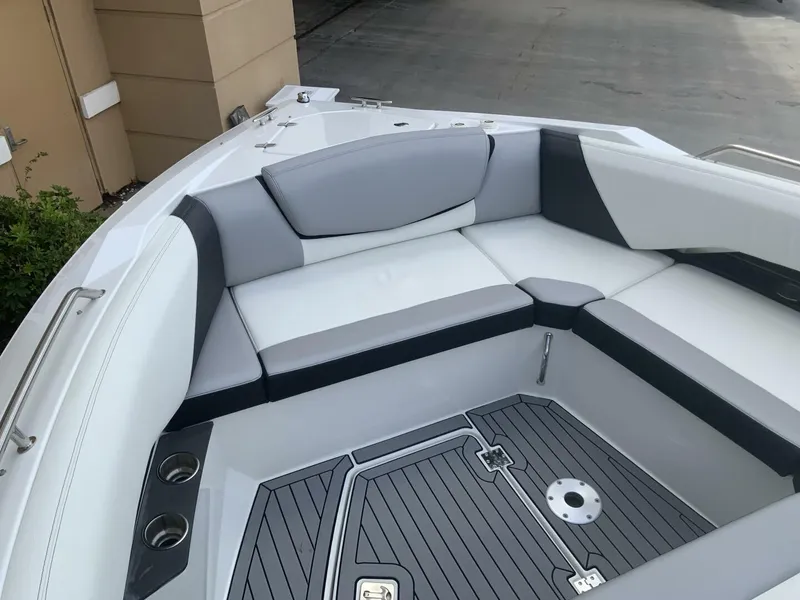 Slide: The Image of Cruisers 328 BR 2015 - 5643006