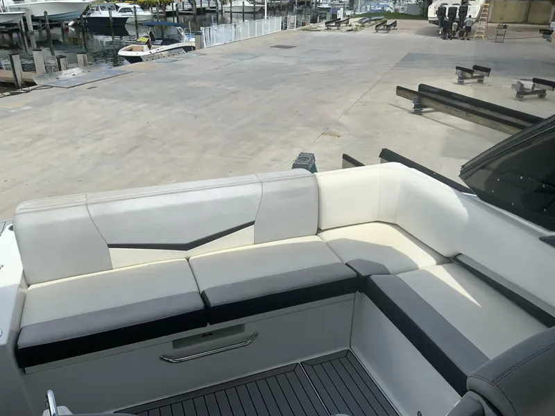 Slide: The Image of Cruisers 328 BR 2015 - 5643005