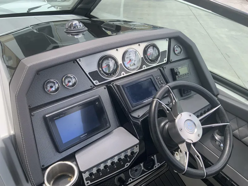 Slide: The Image of Cruisers 328 BR 2015 - 5643011