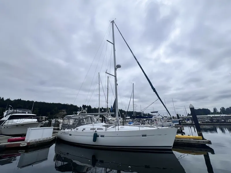 Slide: The Image of 2006 Beneteau 423 - 5521390