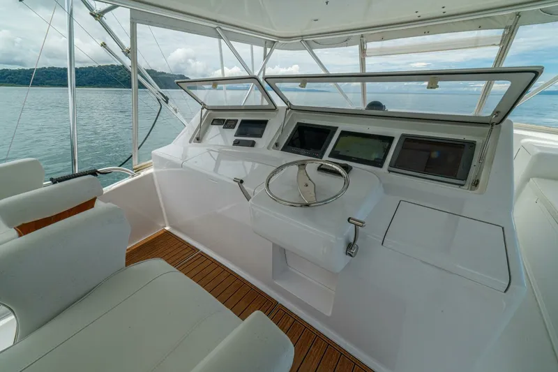Slide: The Image of 2004 Viking 61 Convertible "Mariah Jean" - 6427397