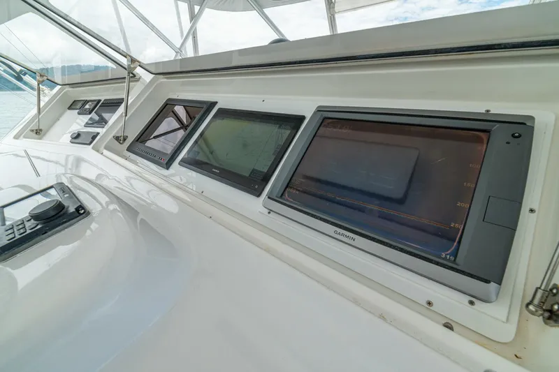 Slide: The Image of 2004 Viking 61 Convertible "Mariah Jean" - 5525661