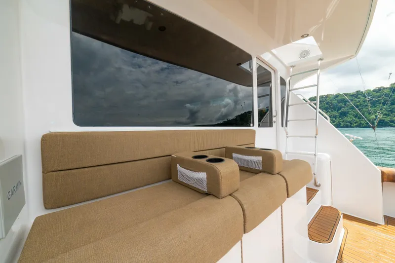 Slide: The Image of 2004 Viking 61 Convertible "Mariah Jean" - Mezzanine - 5525945