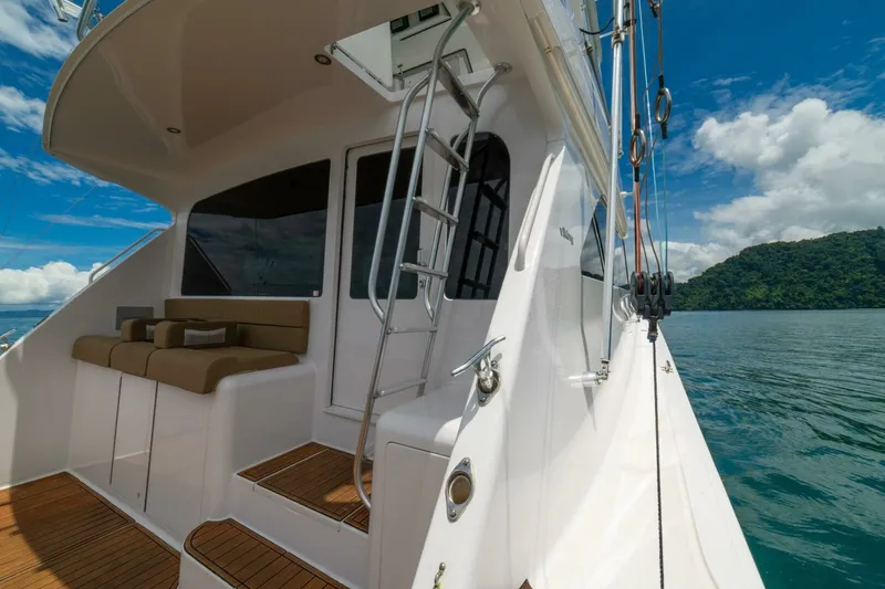 Slide: The Image of 2004 Viking 61 Convertible "Mariah Jean" - 6427463