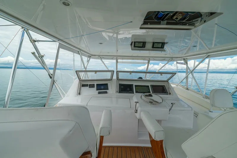 Slide: The Image of 2004 Viking 61 Convertible - Helm - 6427392