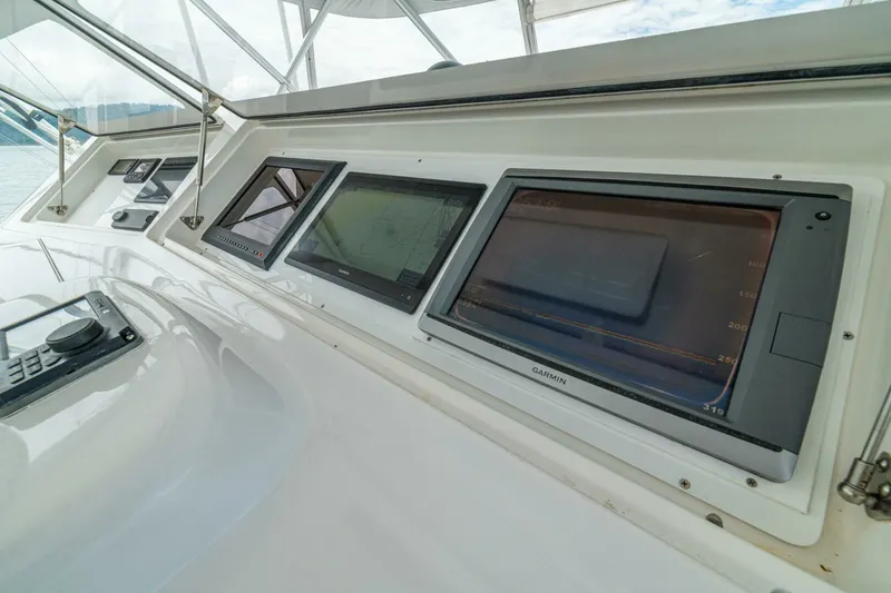 Slide: The Image of 2004 Viking 61 Convertible "Mariah Jean" - 6427401