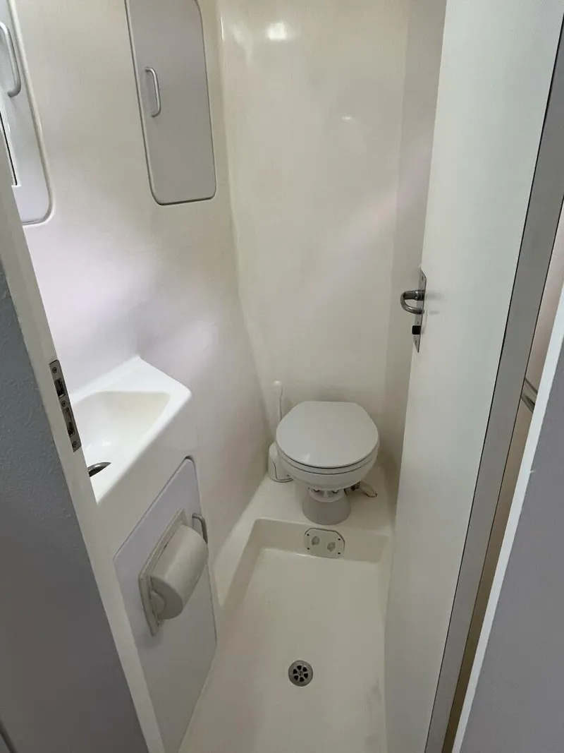 Slide: The Image of Starboard forward head - 5541773