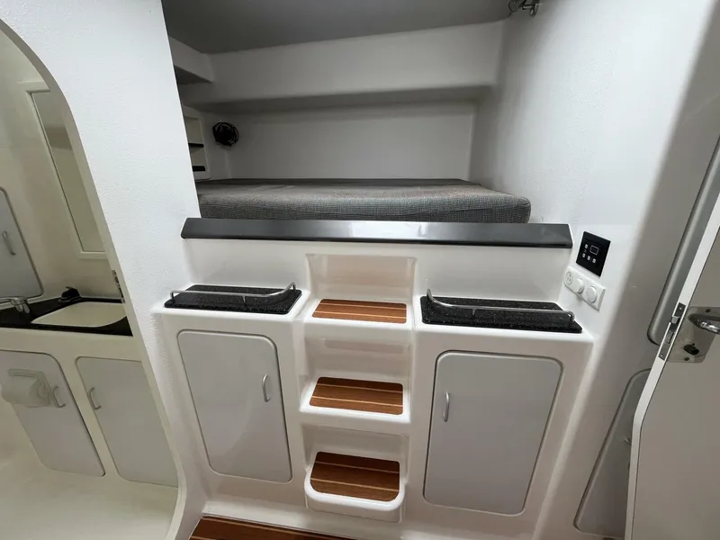 Slide: The Image of Starboard aft cabin & storage - 5541781