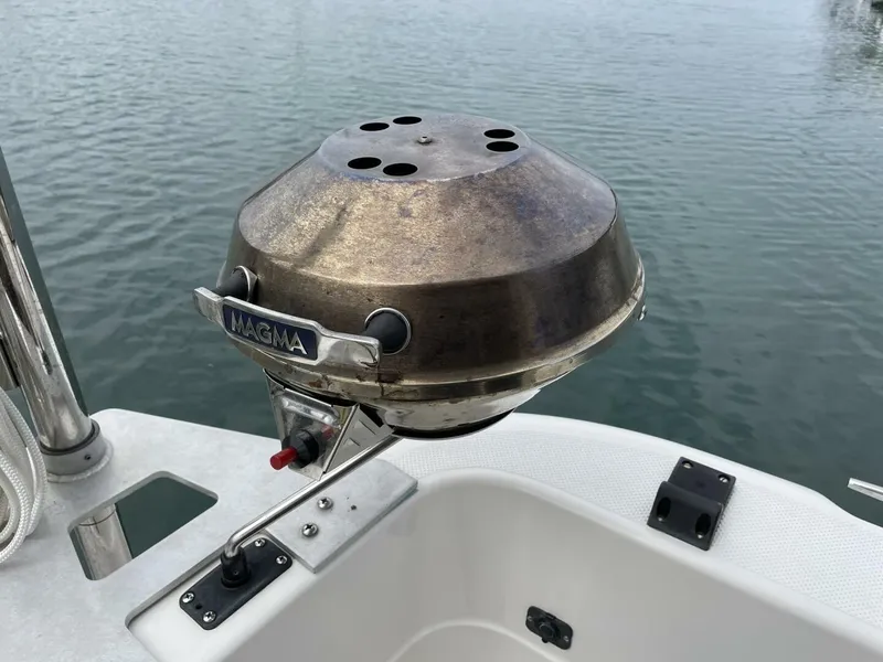 Slide: The Image of Meridian 341 Sedan 2004 - 5522093