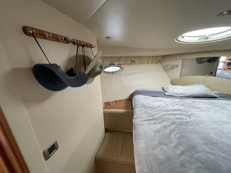 Slide: The Image of Meridian 341 Sedan 2004 - 5522097