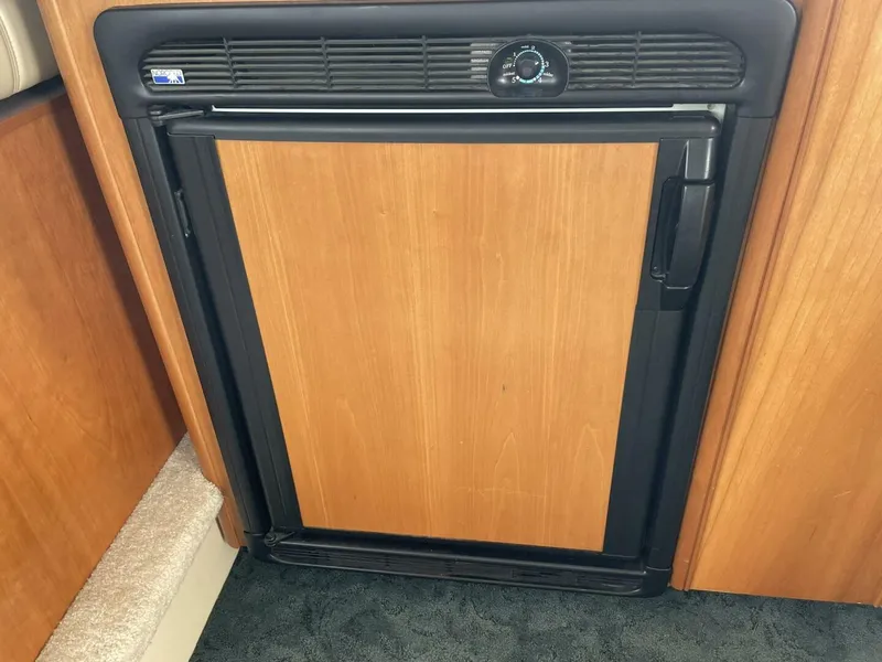 Slide: The Image of Meridian 341 Sedan 2004 - 5522082