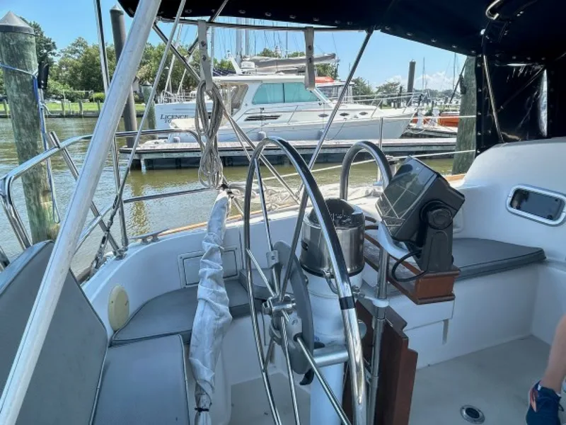 Slide: The Image of Used Sail Monohull for sale 1989 Pearson 37 - KILTY II - 5522271