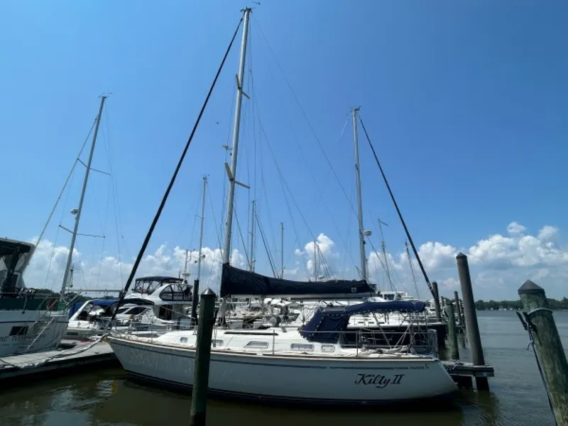 Slide: The Image of Used Sail Monohull for sale 1989 Pearson 37 - KILTY II - 5522267