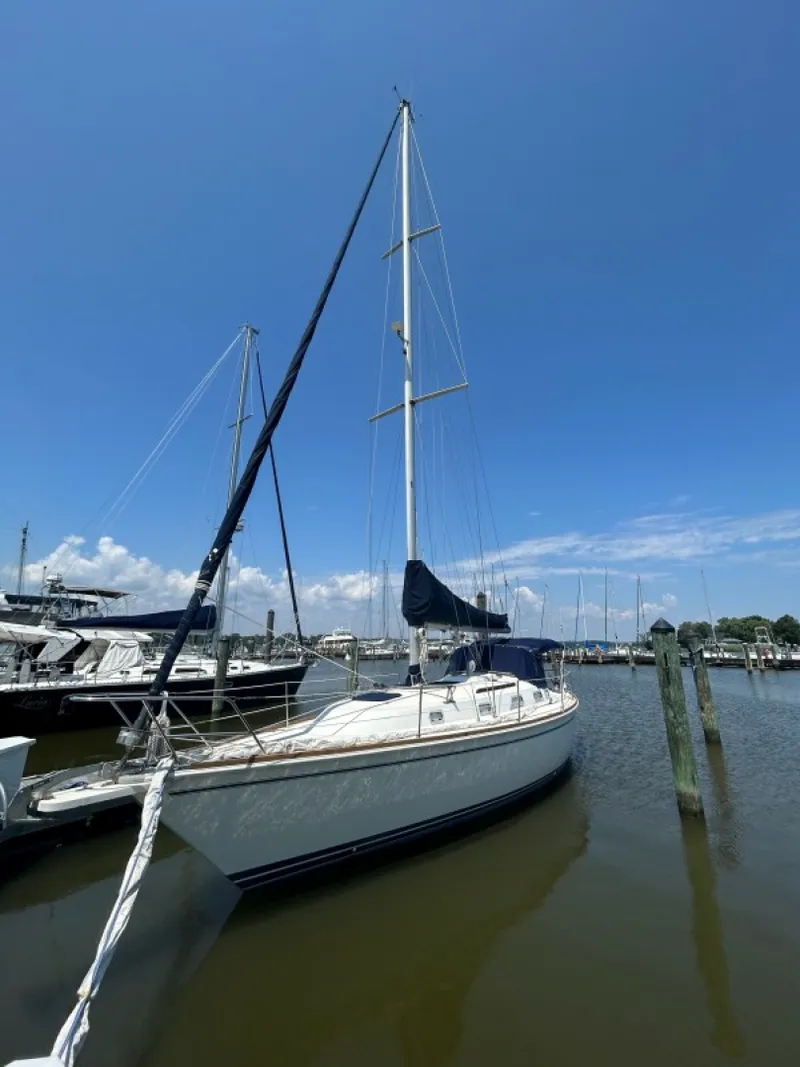 Slide: The Image of Used Sail Monohull for sale 1989 Pearson 37 - KILTY II - 5522280