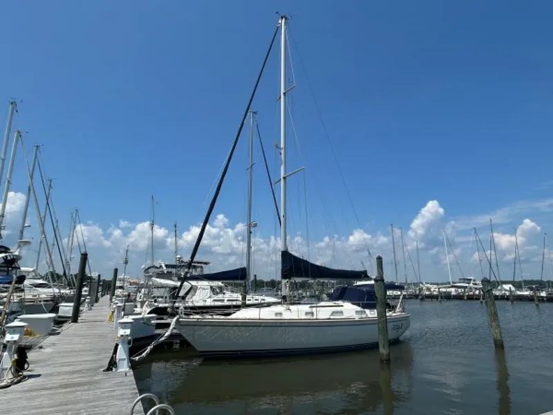 Slide: The Image of Used Sail Monohull for sale 1989 Pearson 37 - KILTY II - 5522283