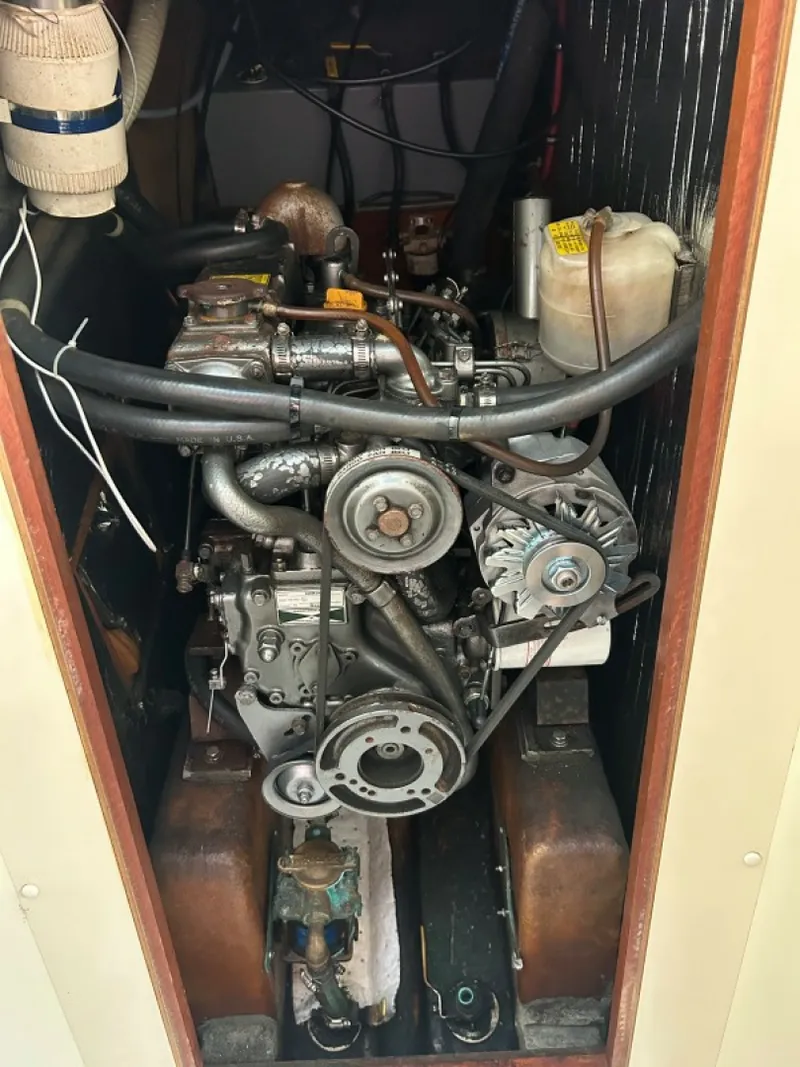 Slide: The Image of Used Sail Monohull for sale 1989 Pearson 37 - KILTY II - 5522298