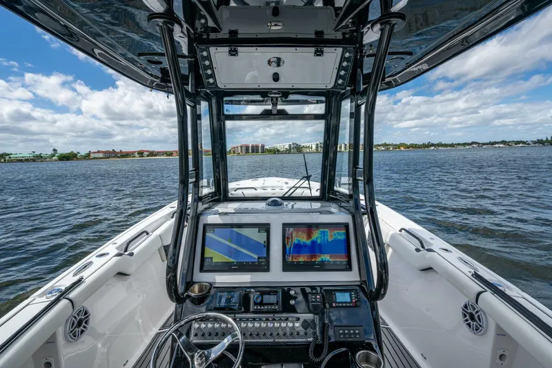 Slide: The Image of Tidewater 292 CC Adventure 2022 - 5741144