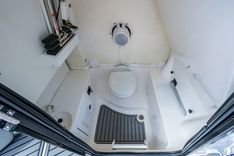 Slide: The Image of Tidewater 292 CC Adventure 2022 - 5741143