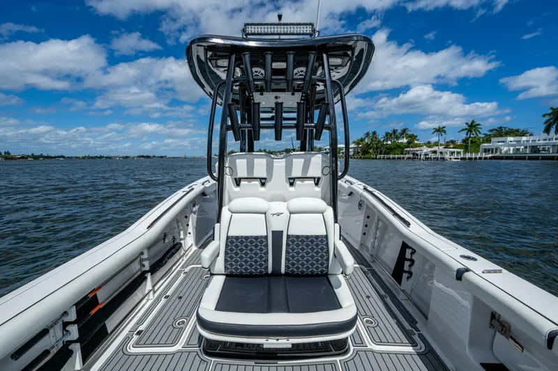 Slide: The Image of Tidewater 292 CC Adventure 2022 - 5741140