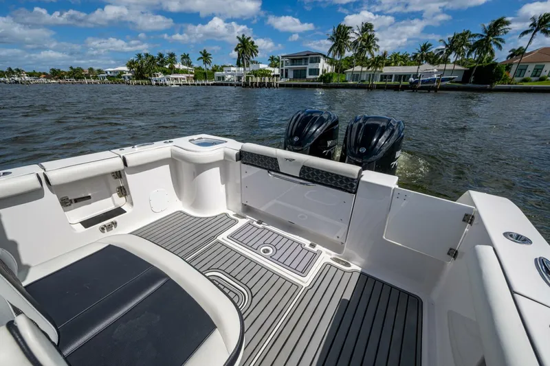 Slide: The Image of Tidewater 292 CC Adventure 2022 - 5741133