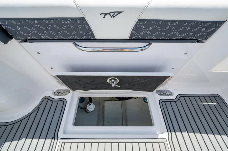 Slide: The Image of Tidewater 292 CC Adventure 2022 - 5741136