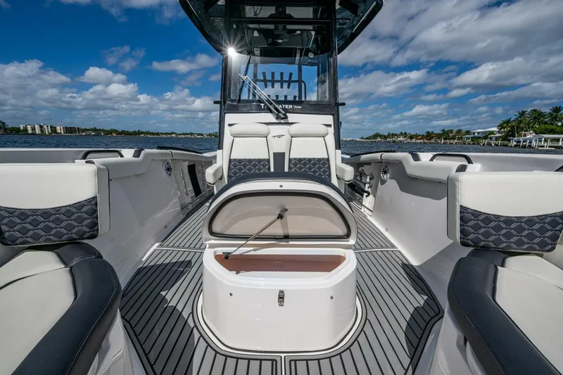 Slide: The Image of Tidewater 292 CC Adventure 2022 - 5741129