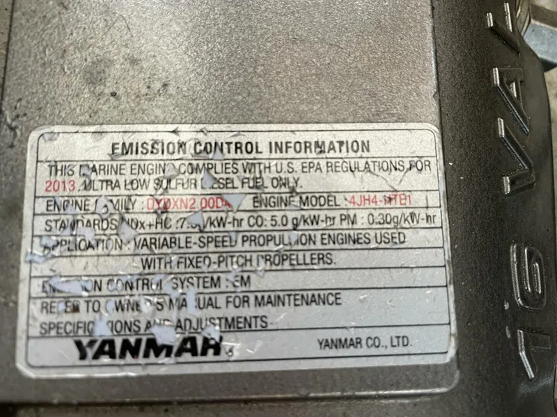 Slide: The Image of Grand Banks 32 1982 - 5529424