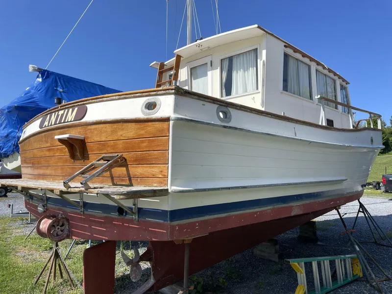 Slide: The Image of Grand Banks 32 1982 - 5529414