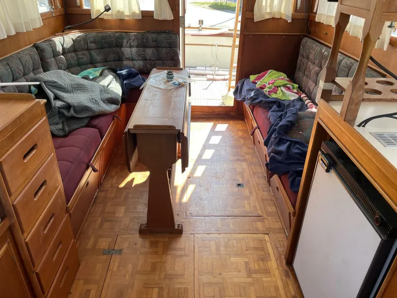 Slide: The Image of Grand Banks 32 1982 - 5529419