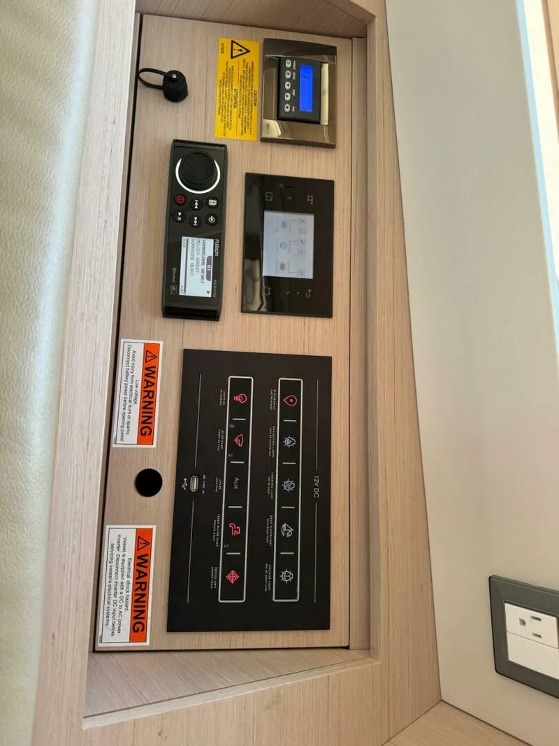 Slide: The Image of 2022 Oceanis 46.1 - 5524408