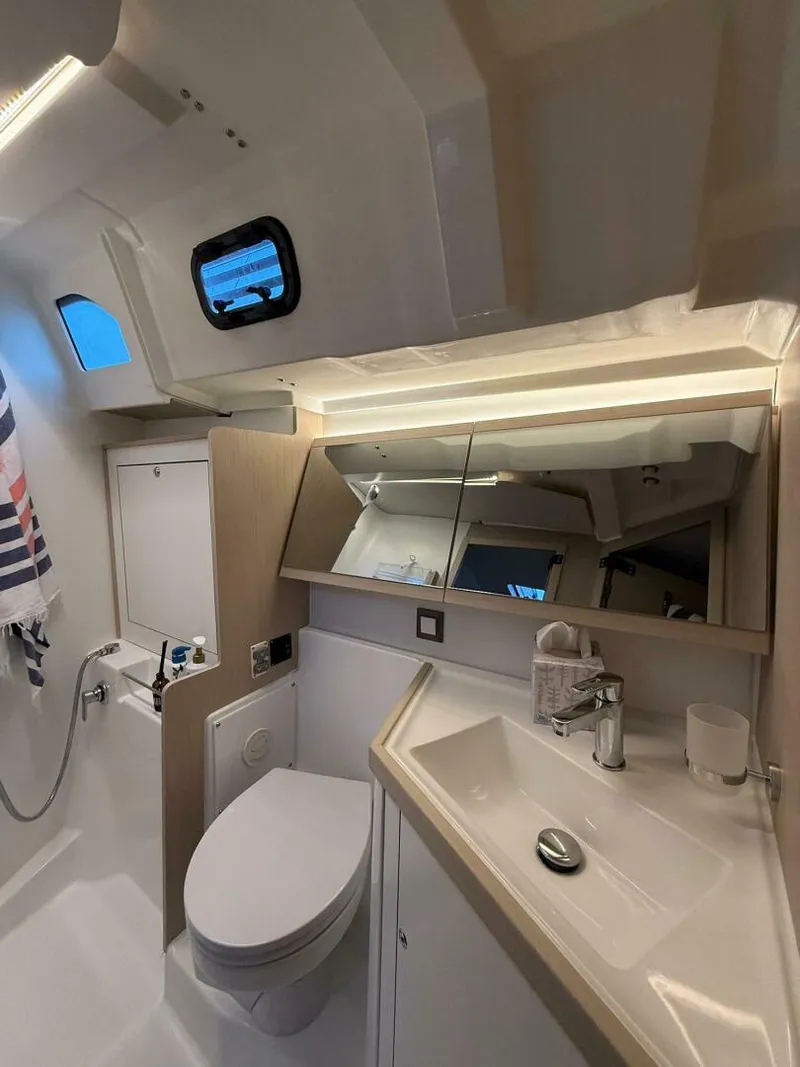 Slide: The Image of 2022 Oceanis 46.1 - 5524402