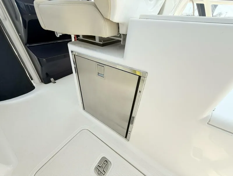 Slide: The Image of Pursuit ST 310 Sport Tender 2015 - 5525088