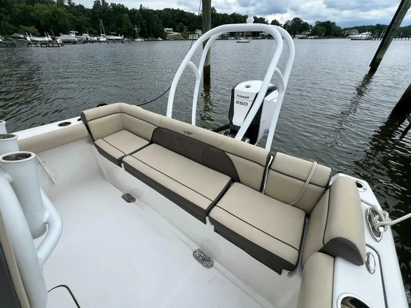 Slide: The Image of Tidewater 232 LXF 2018 - 5526640