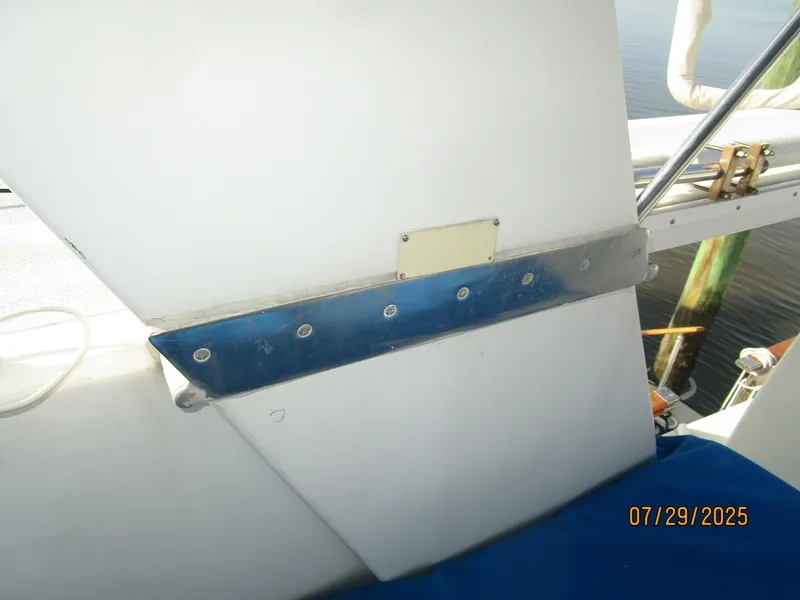Slide: The Image of 44' DeFever flybridge Radar arch hinge - 5527217