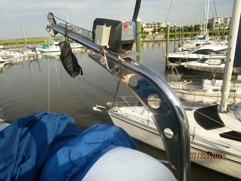 Slide: The Image of 44' DeFever tender davit - 5527280