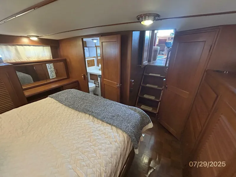 Slide: The Image of 44' DeFever master stateroom forward1 - 5527245