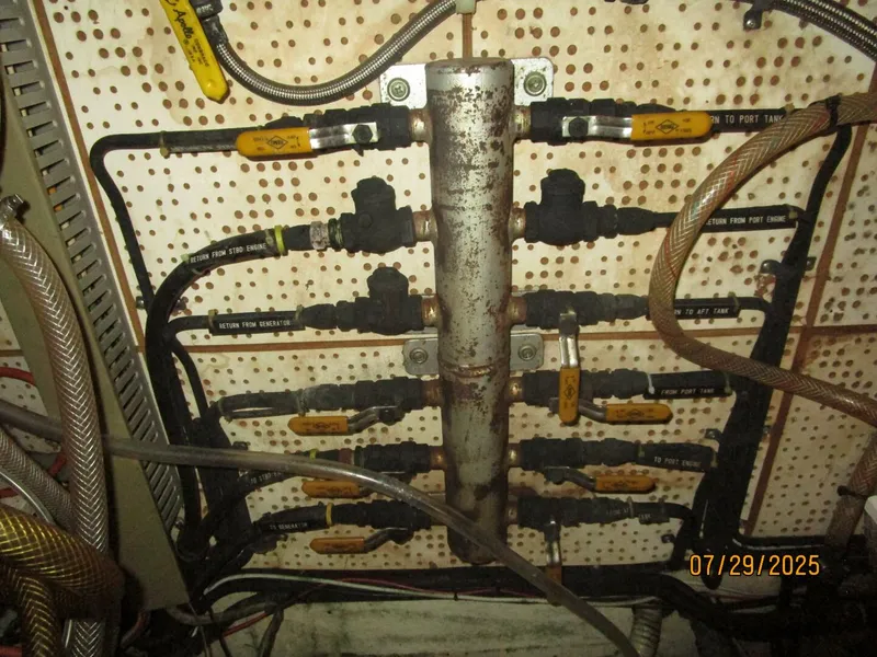 Slide: The Image of 44' DeFever fuel manifold - 5527234