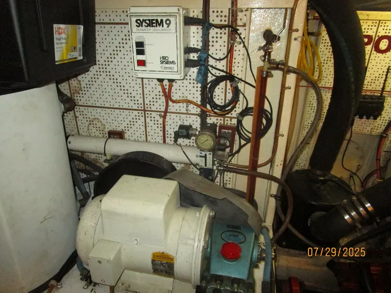 Slide: The Image of 44' DeFever watermaker - 5527285