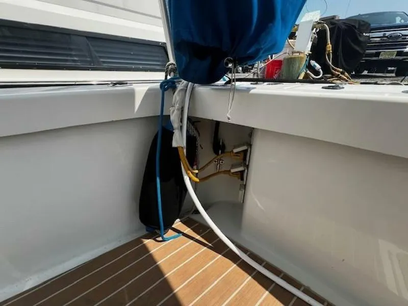 Slide: The Image of Mainship 390 port wash down - 5530453