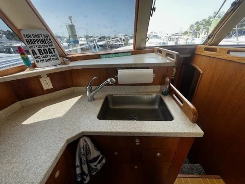 Slide: The Image of Mainship 390 Galley sink - 5530464