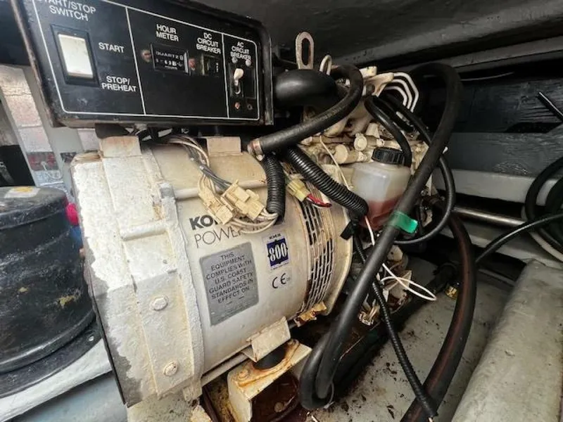 Slide: The Image of Mainship 390 genset - 5530488