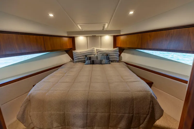 Slide: The Image of 2018 Riviera 4800 Sport Yacht- Runaway Island- Master Stateroom - 5539044