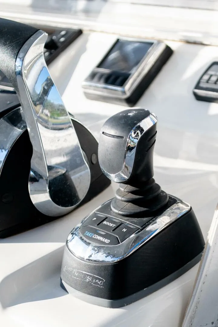 Slide: The Image of SeaVee 370Z 2021 - 5528803