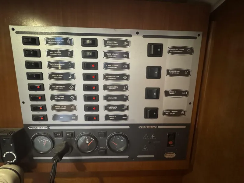 Slide: The Image of Dufour 40 2004 - 5541889