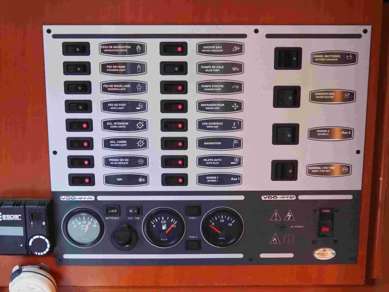 Slide: The Image of Dufour 40 2004 - 5529093