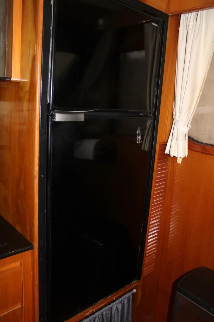 Slide: The Image of 50 ft Ocean Alexander - Refridgerator - 5529443